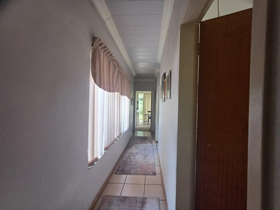5 Bedroom Property for Sale in Wilkoppies North West